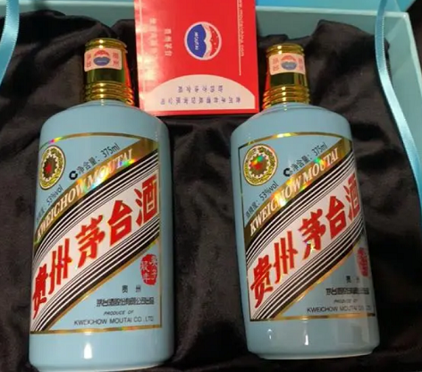 广州鼠年生肖茅台酒瓶回收